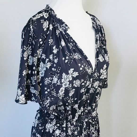 WITCHERY size 12 silky soft maxi dress in purple with white floral pattern - Picture 3 of 8